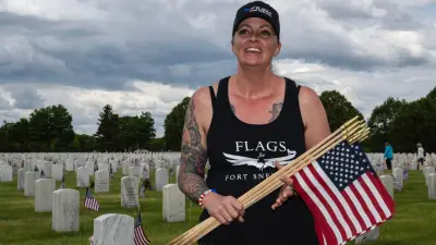 One person revived the Memorial Day flags tradition at Fort Snelling National Cemetery. Here’s why.