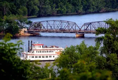 Stillwater Lift Bridge opens for the season