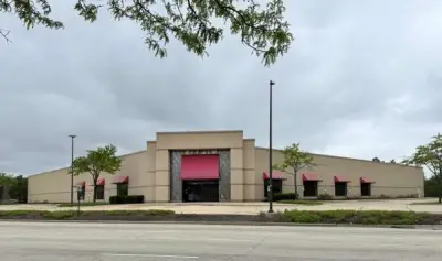 'Start from scratch': Shuttered Vernon Hills furniture store to become athletic club