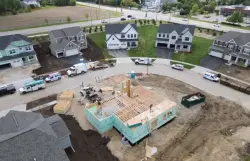 Census estimates show suburbs rebounding from previous population declines